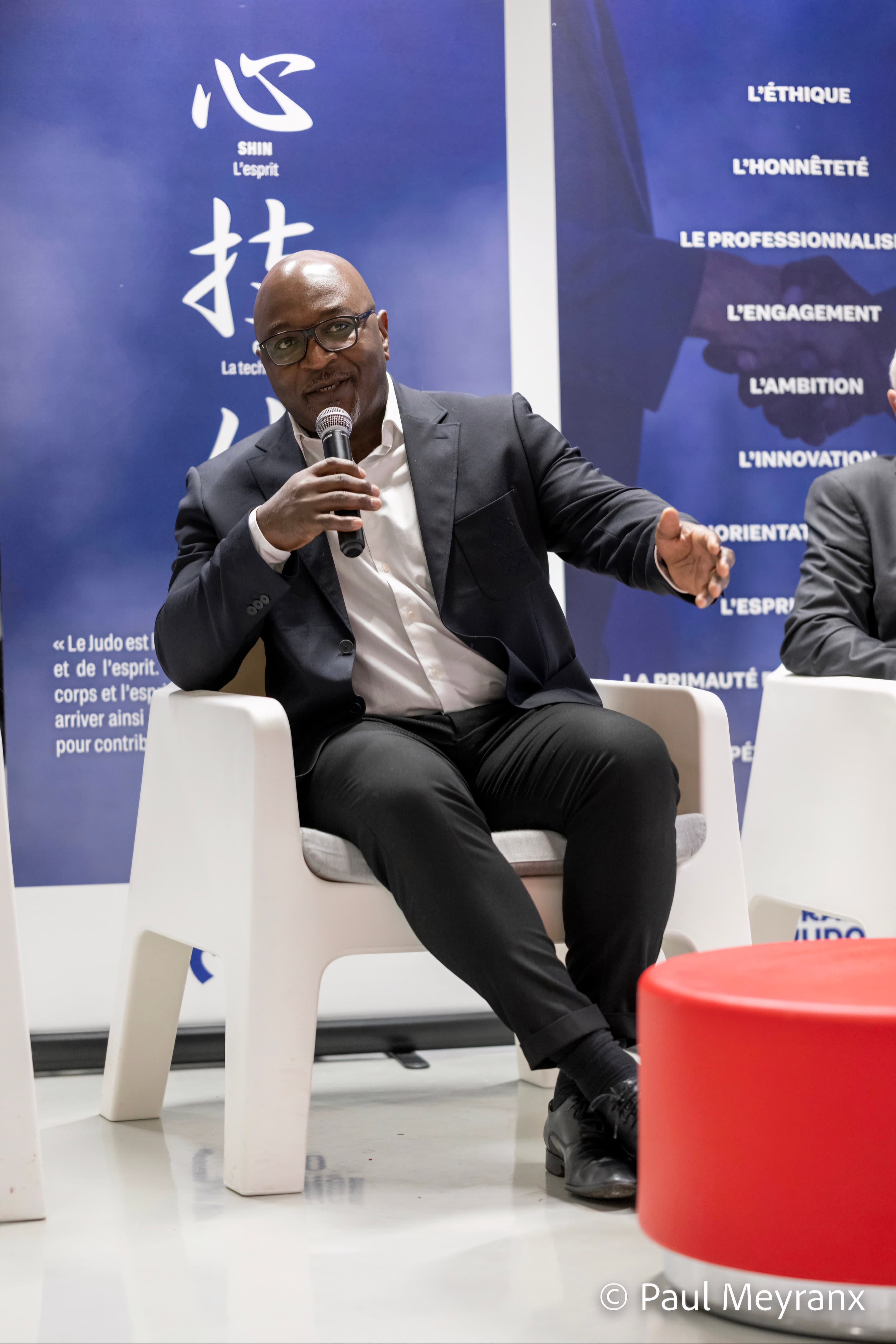 Bertrand Amoussou en intervention